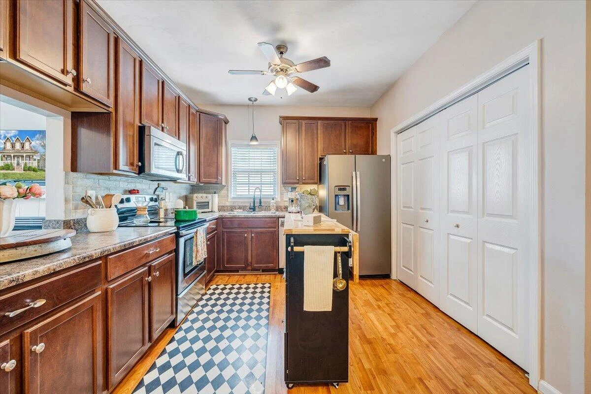2729 Paddington Station LN - Photo 14