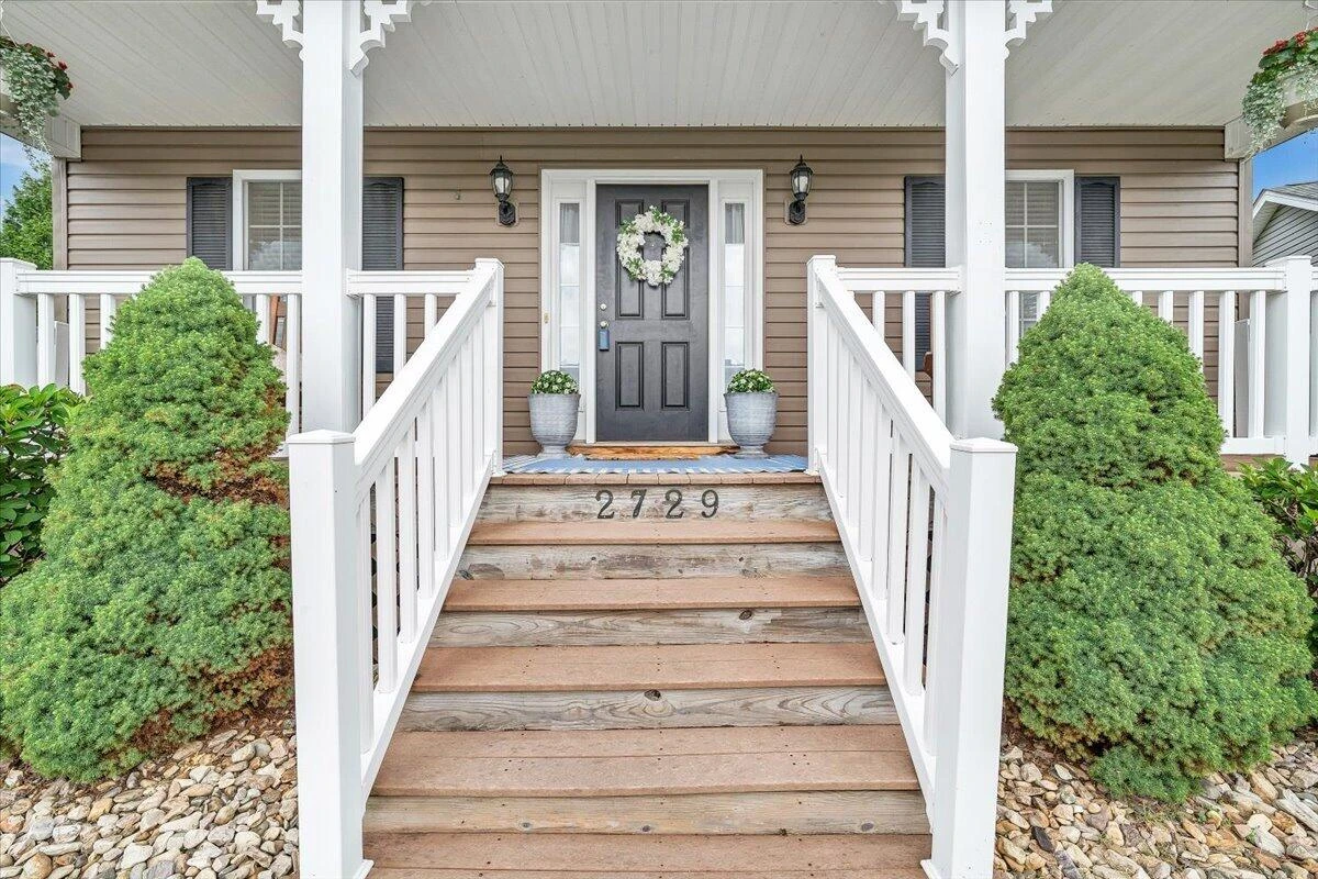2729 Paddington Station LN - Photo 3