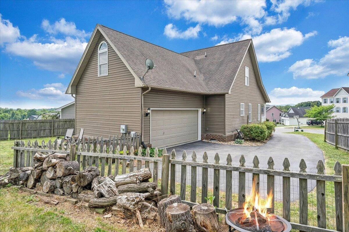 2729 Paddington Station LN - Photo 42
