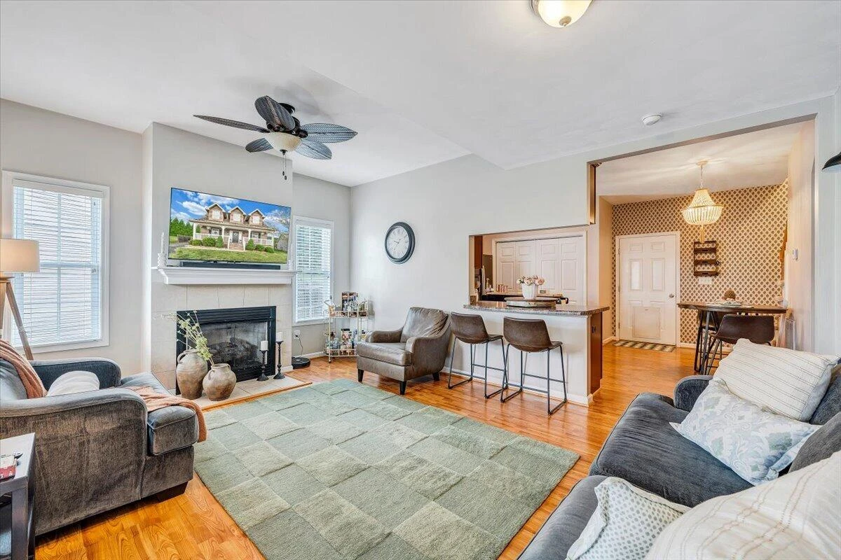 2729 Paddington Station LN - Photo 6