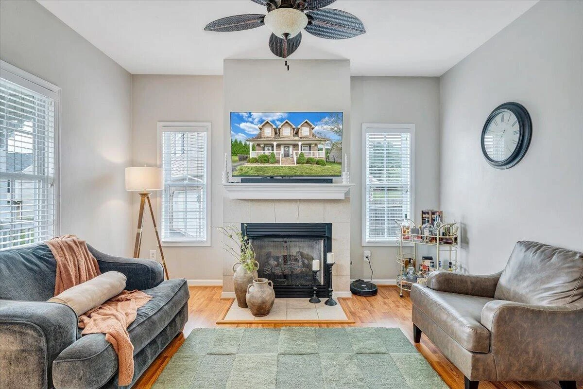 2729 Paddington Station LN - Photo 7