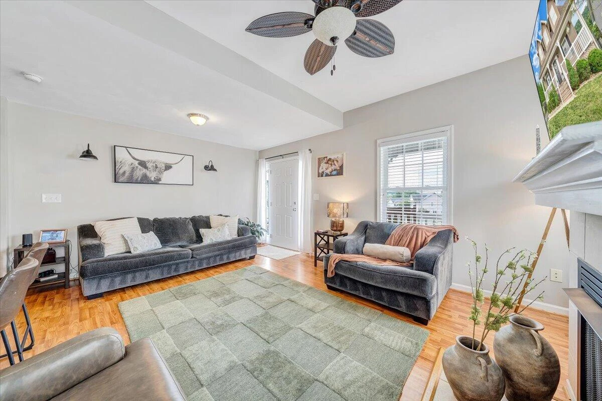 2729 Paddington Station LN - Photo 9