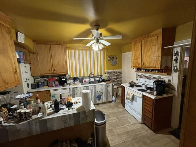 1120 Ferdinand AVE SW - Photo 2