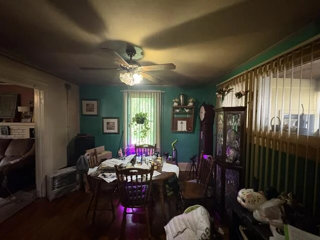 1120 Ferdinand AVE SW - Photo 3