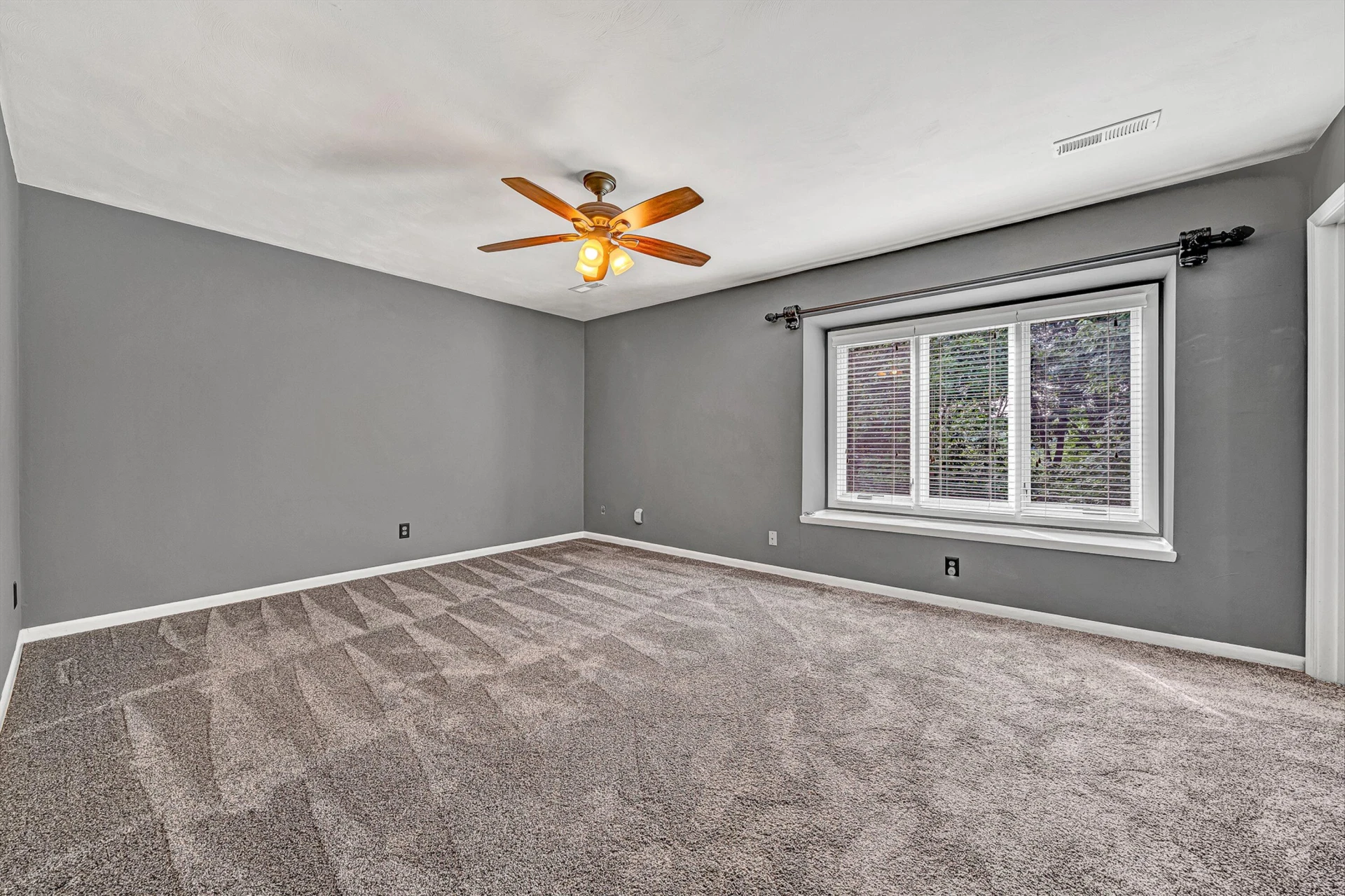 3445 Londonderry CT - Photo 16