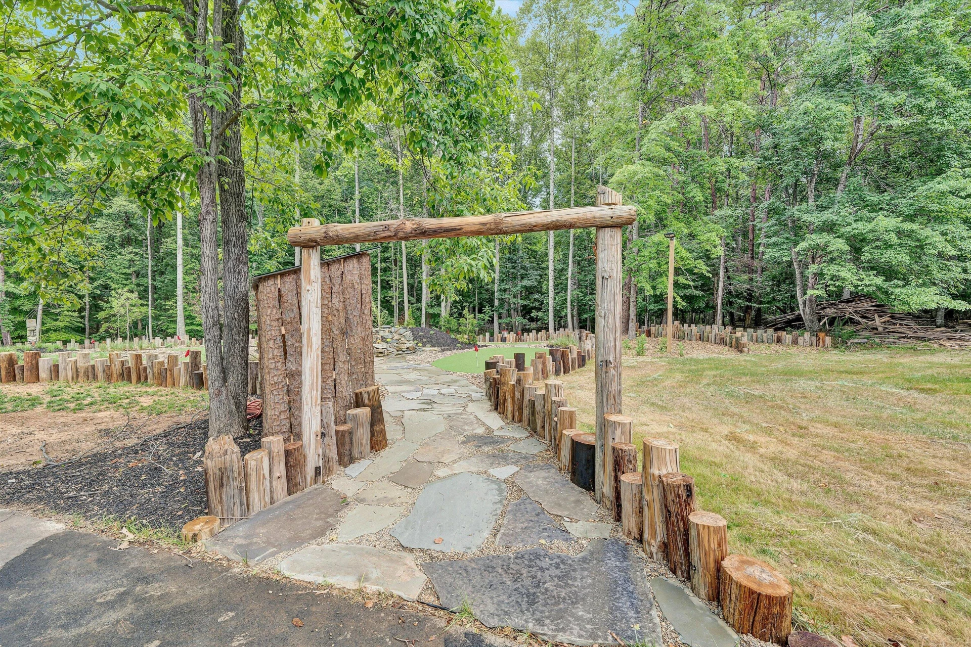 399 Royal Estates BLVD - Photo 94
