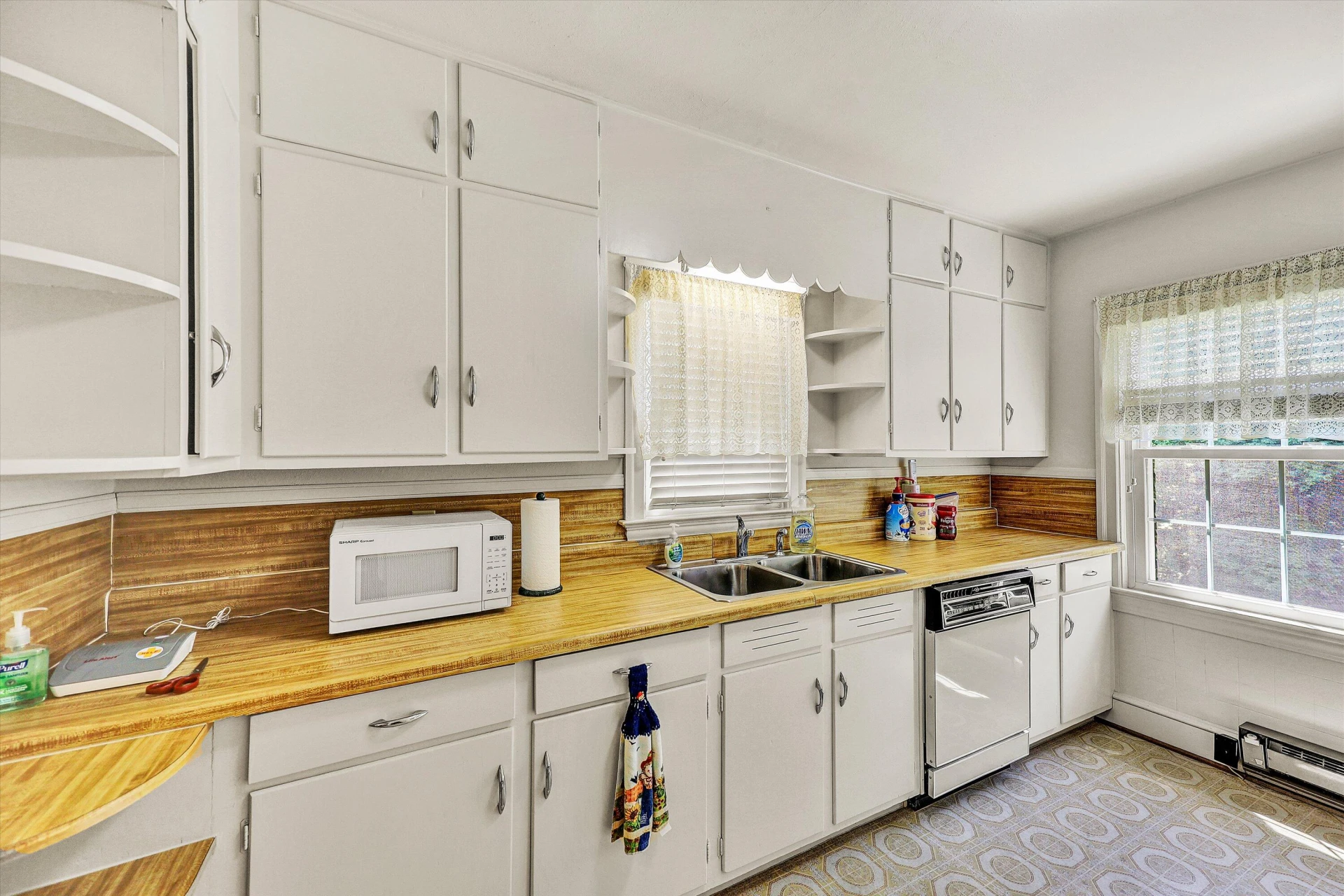 225 HILLCREST DR - Photo 12