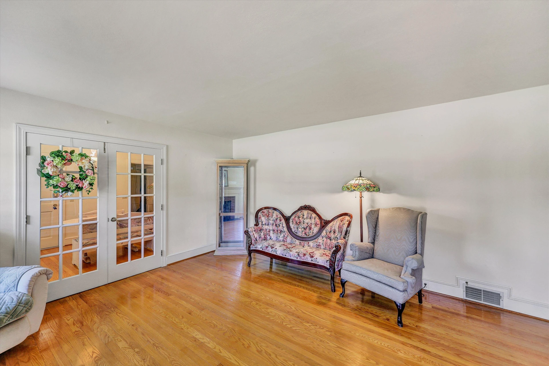 225 HILLCREST DR - Photo 5