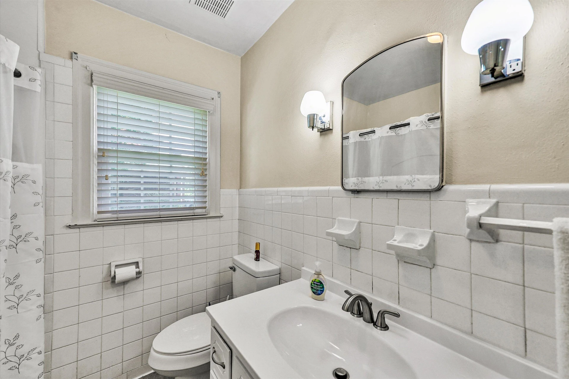 225 HILLCREST DR - Photo 31