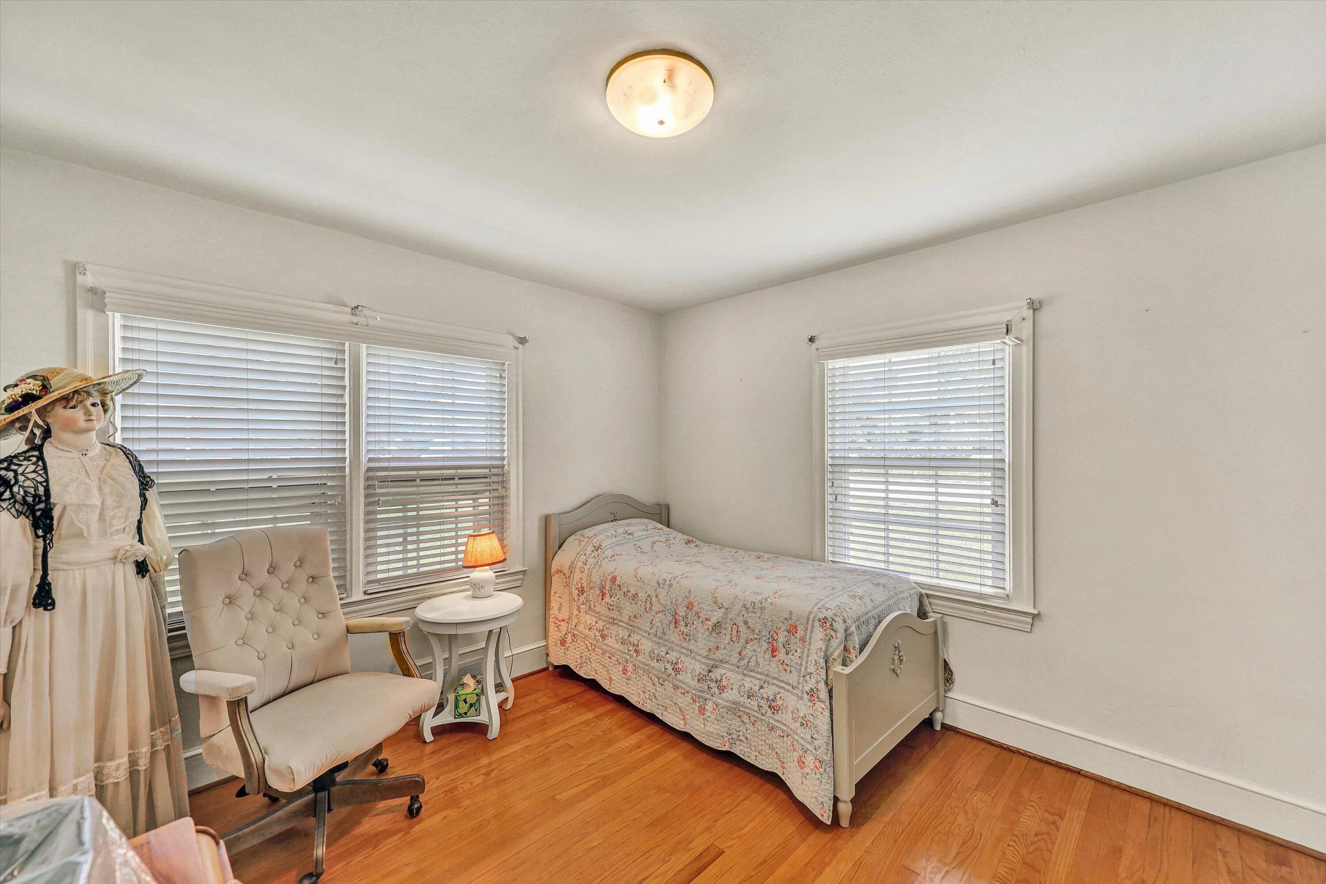 225 HILLCREST DR - Photo 32