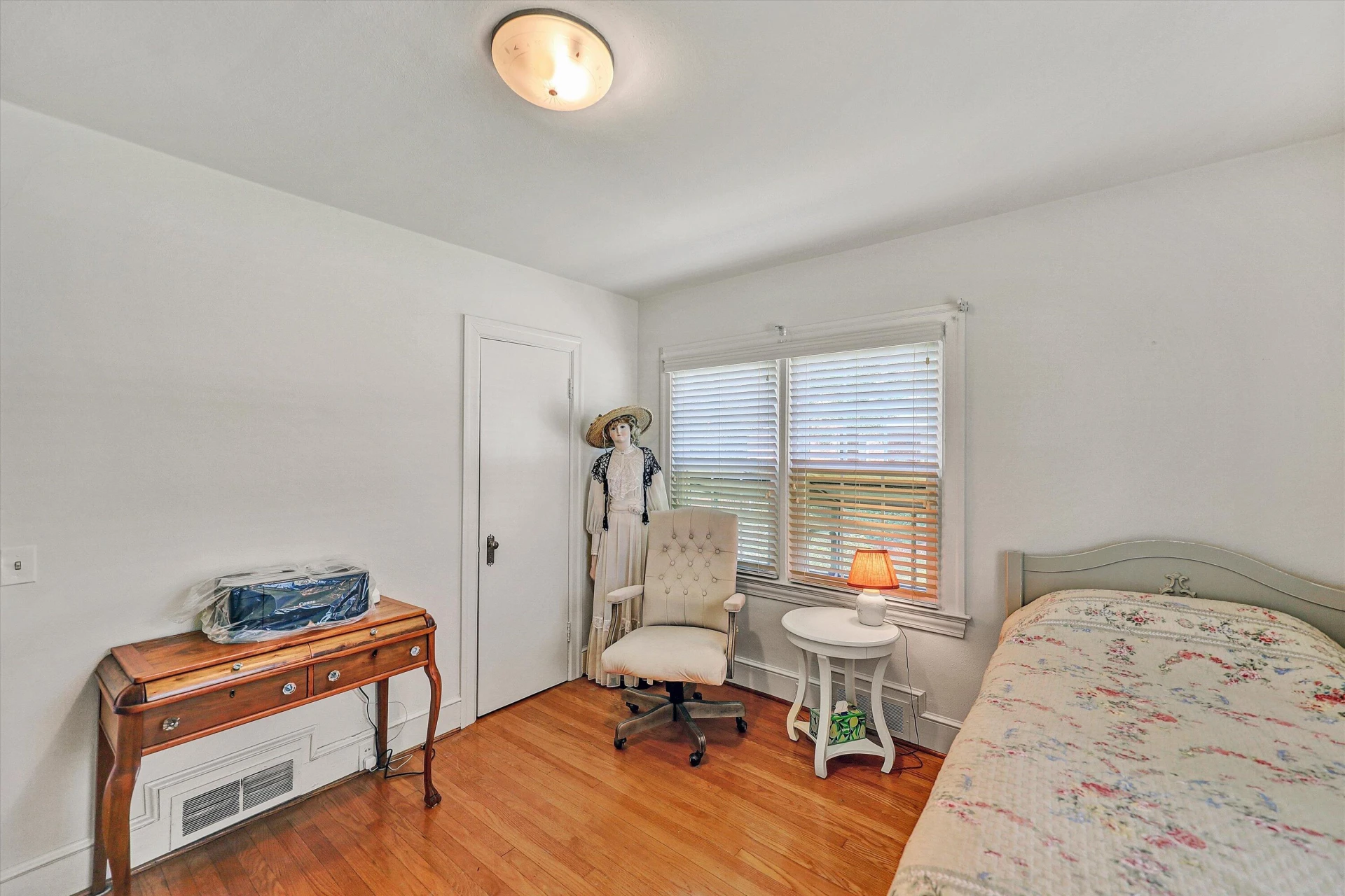 225 HILLCREST DR - Photo 33