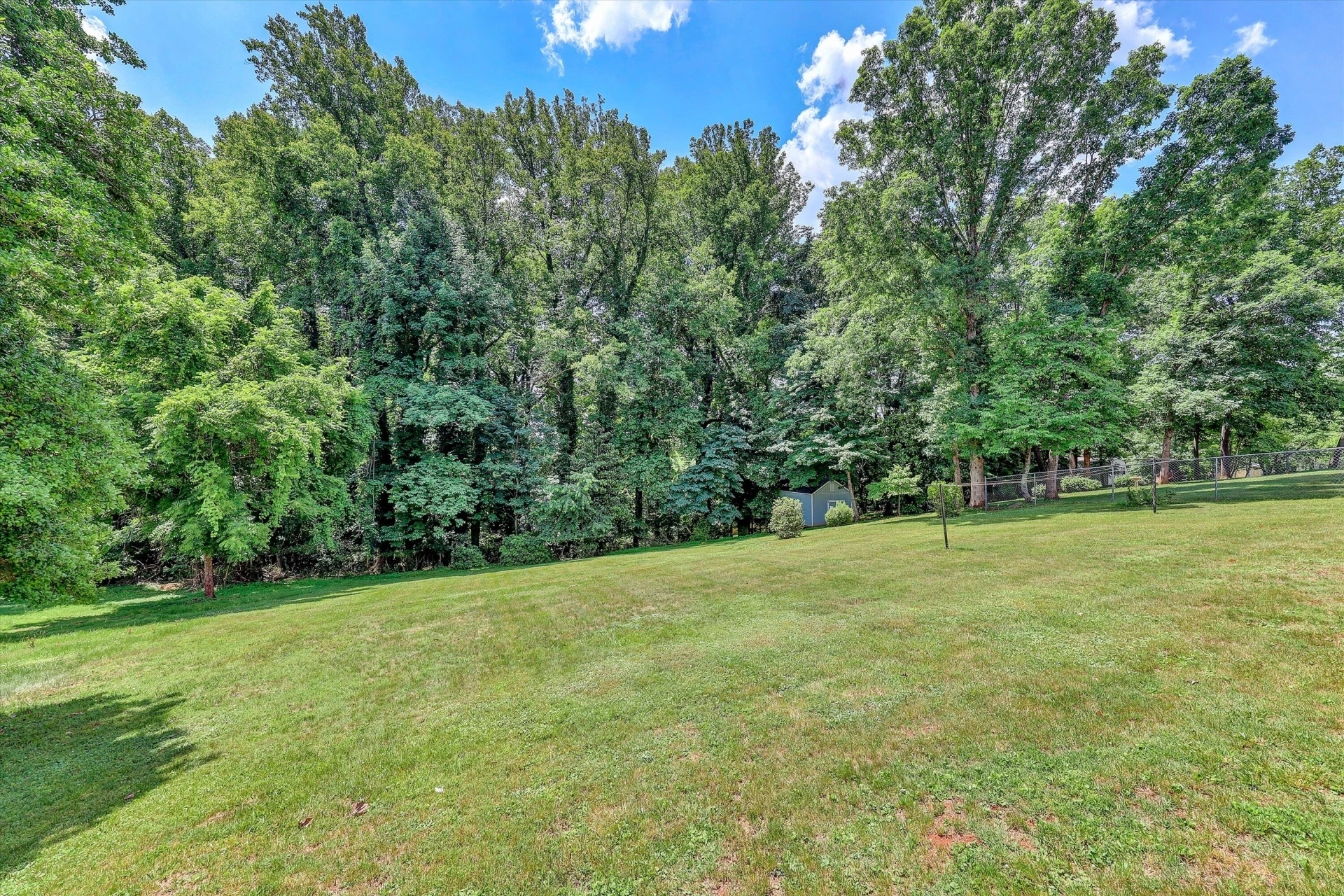225 HILLCREST DR - Photo 47