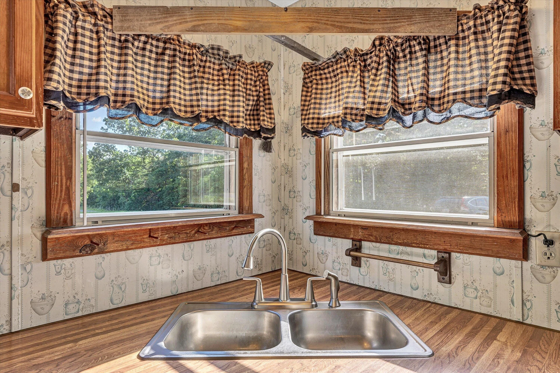 8755 Rocky Ford RD - Photo 13