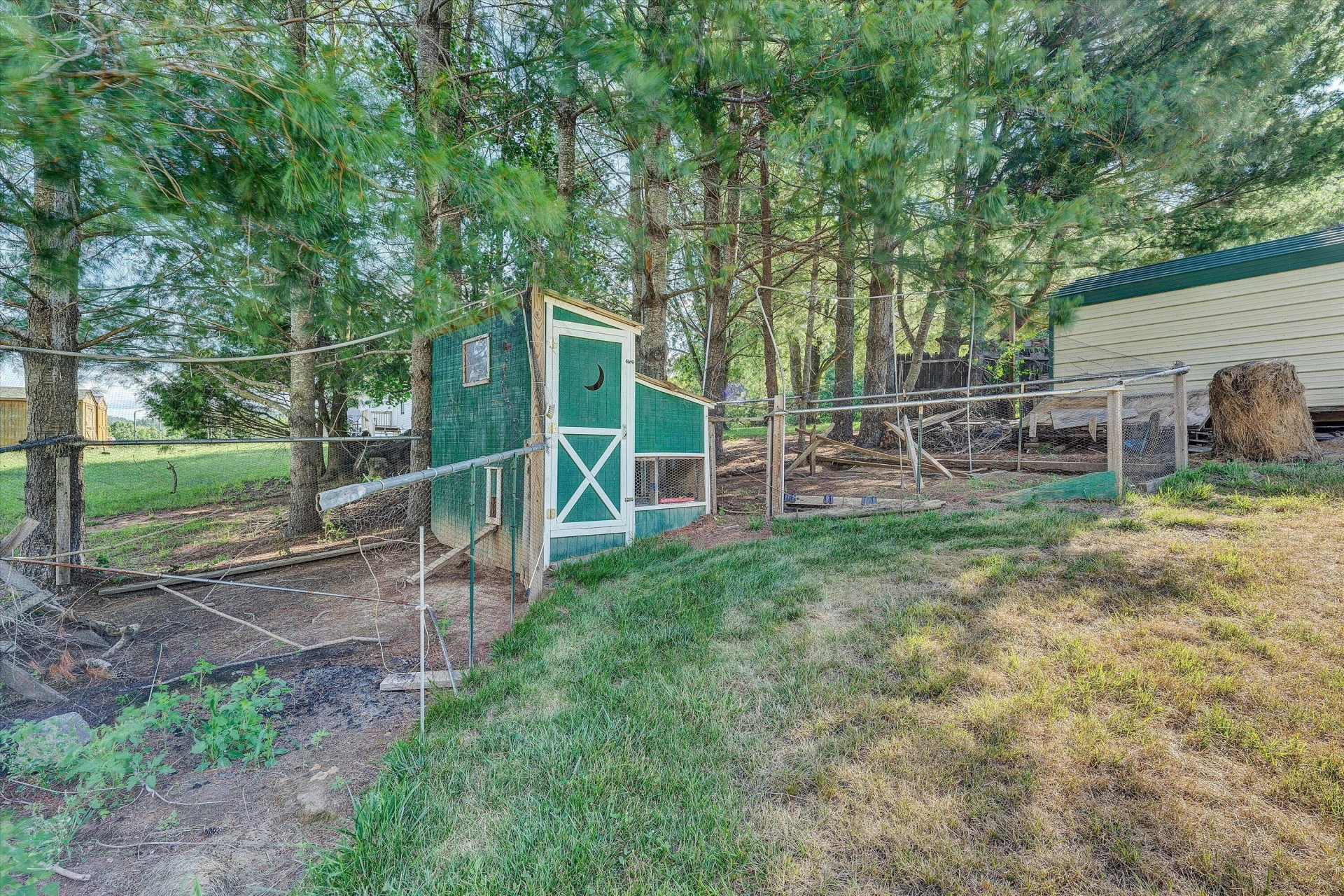 8755 Rocky Ford RD - Photo 32