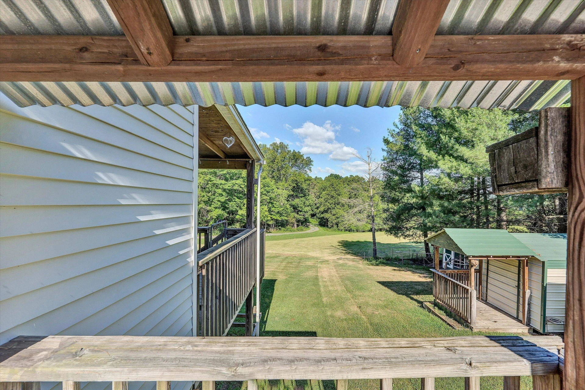 8755 Rocky Ford RD - Photo 35