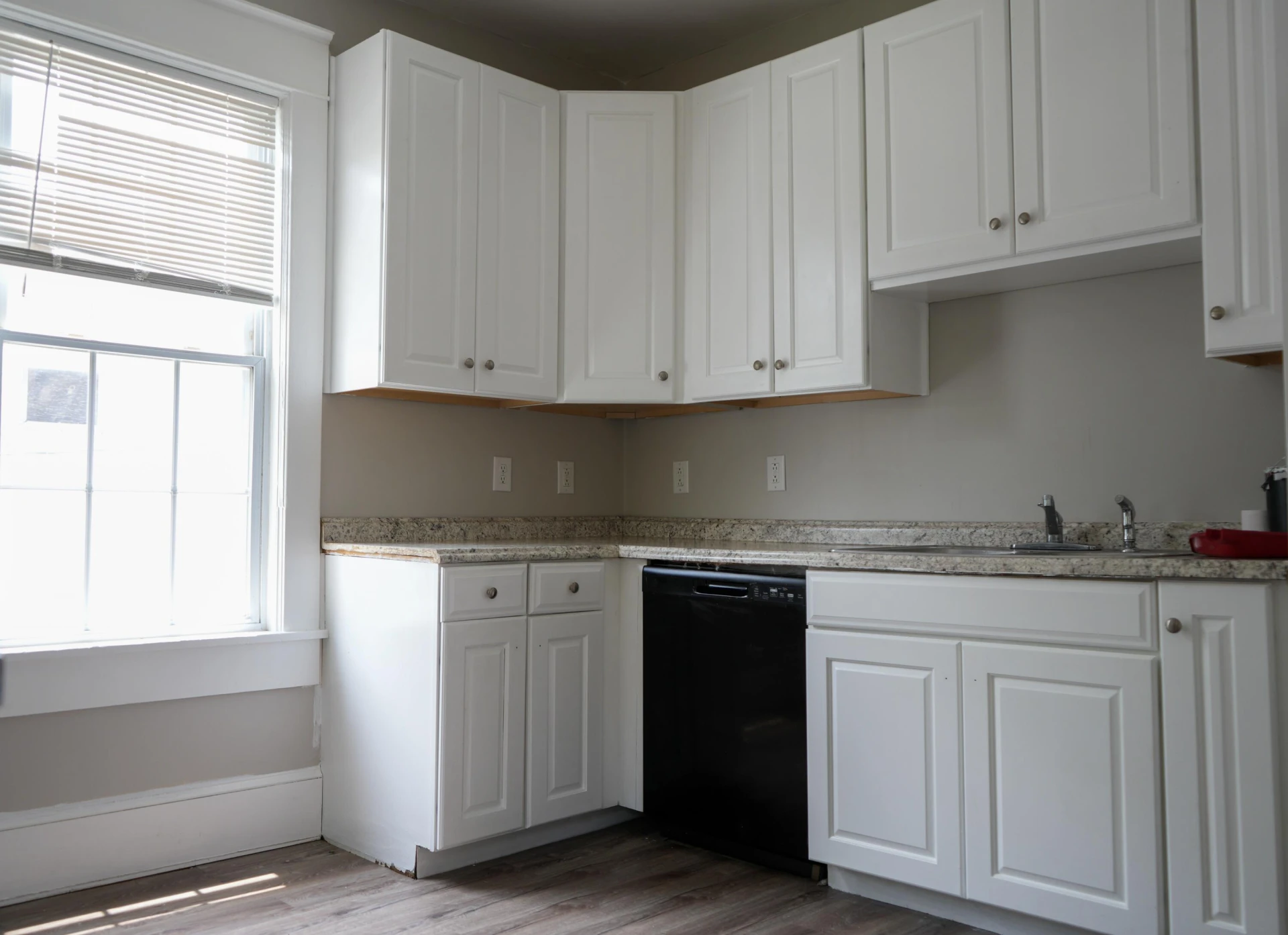 1502 9th ST SE - Photo 12