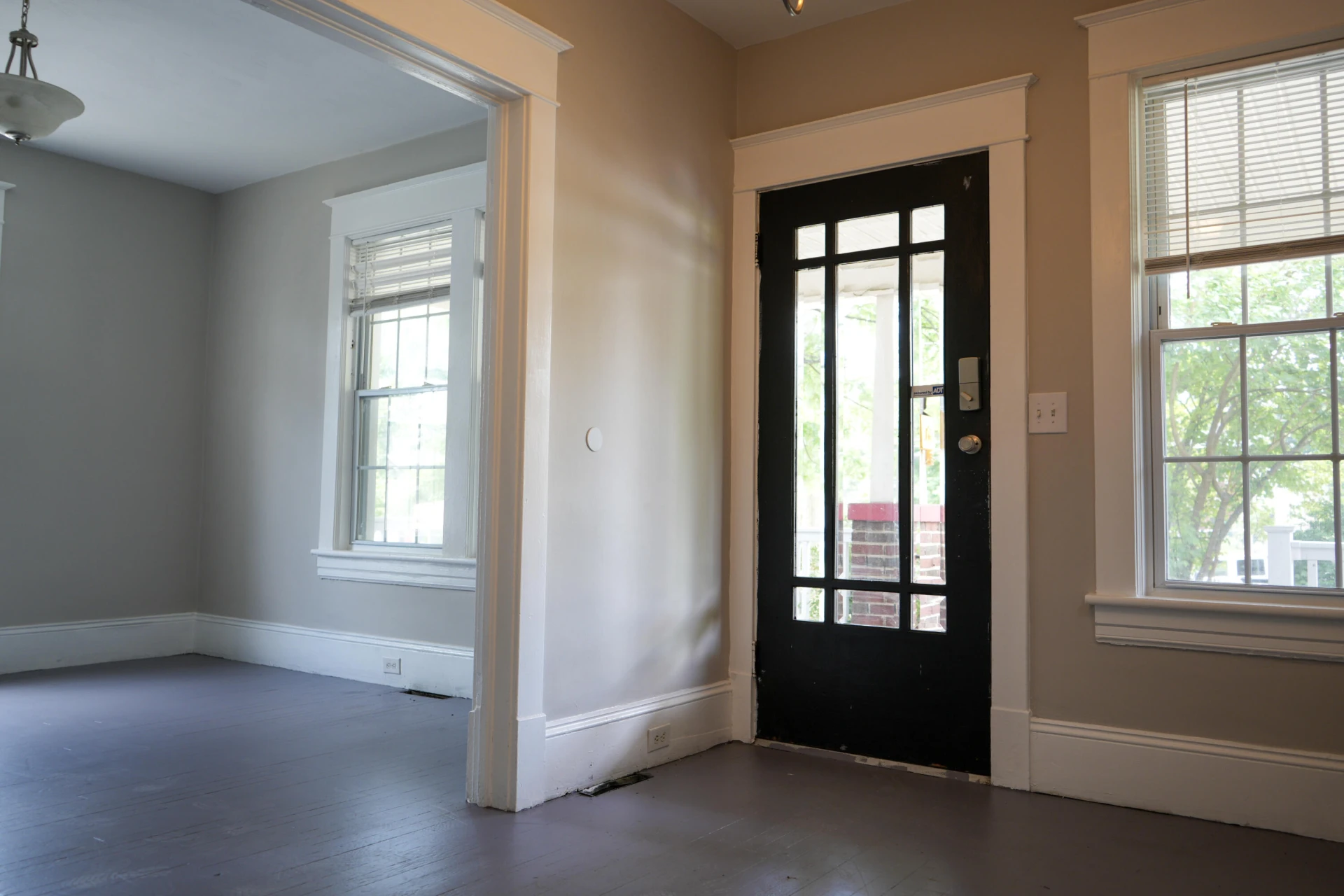 1502 9th ST SE - Photo 4