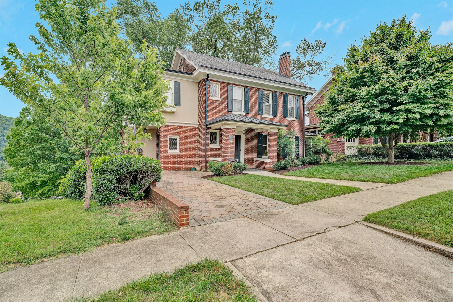 2406 Wycliffe AVE SW - Photo 2