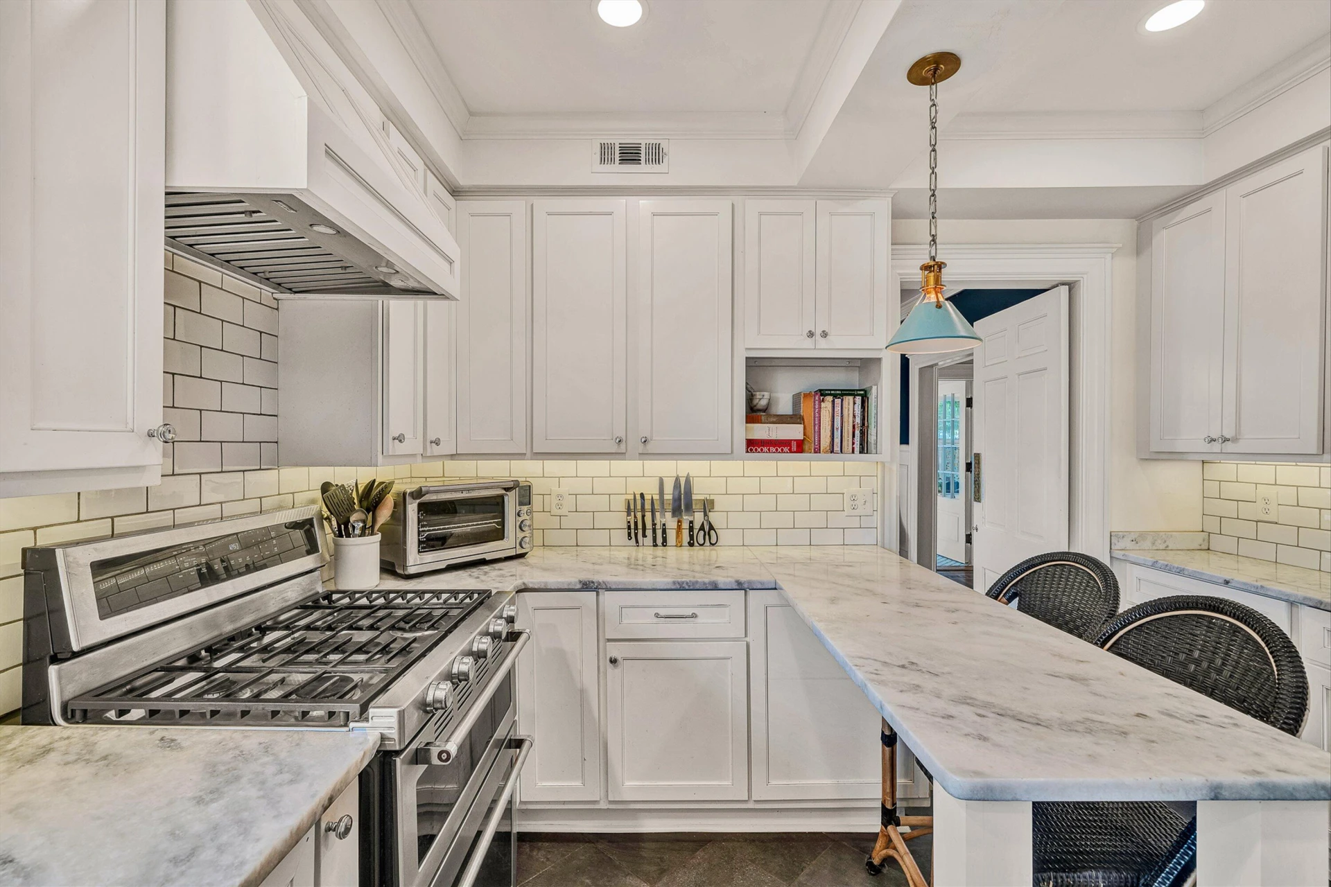 2406 Wycliffe AVE SW - Photo 27