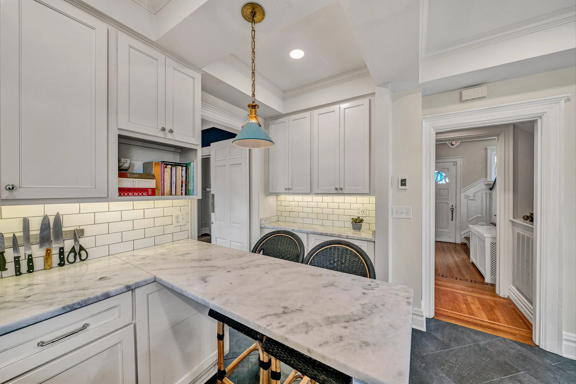 2406 Wycliffe AVE SW - Photo 28
