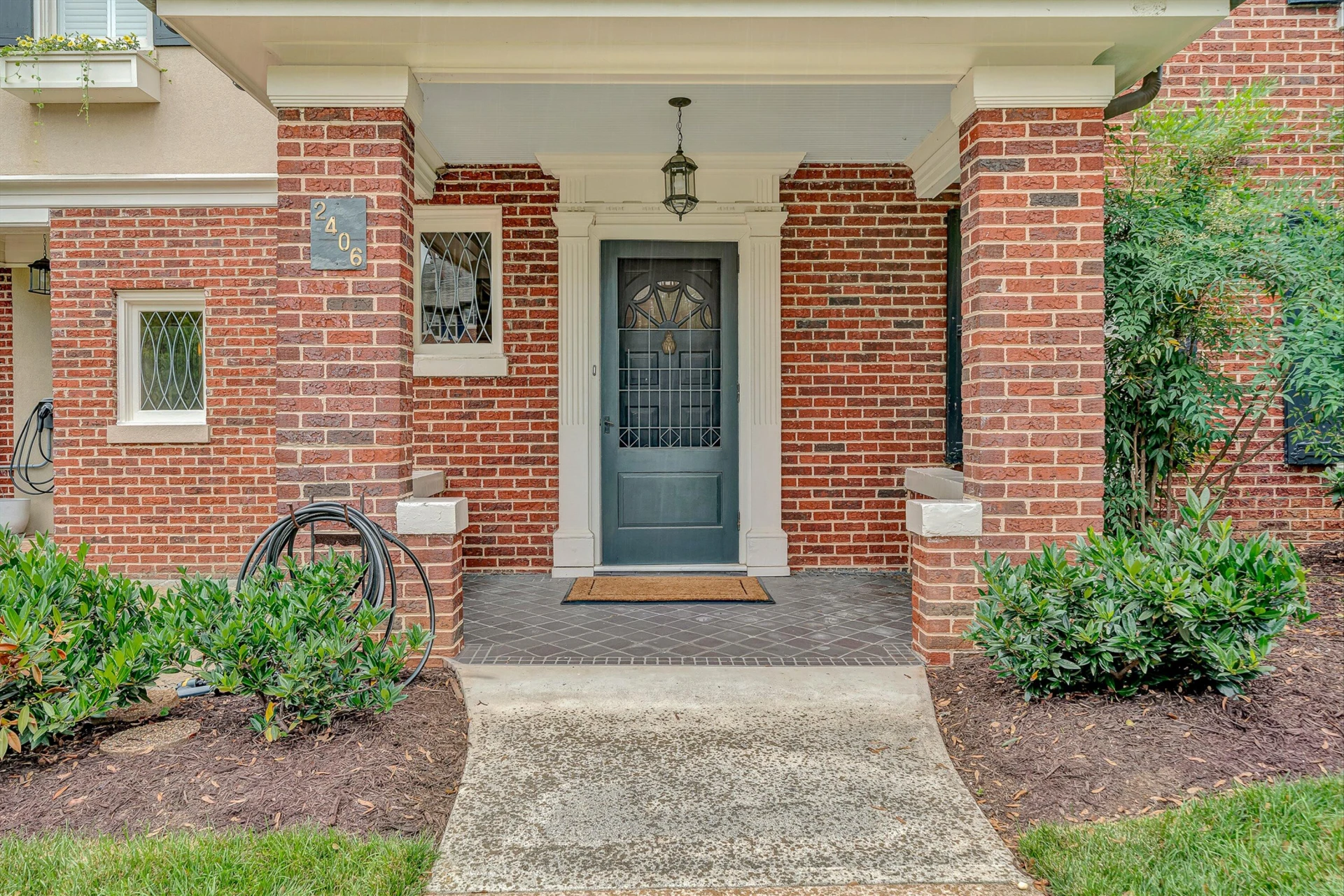 2406 Wycliffe AVE SW - Photo 4