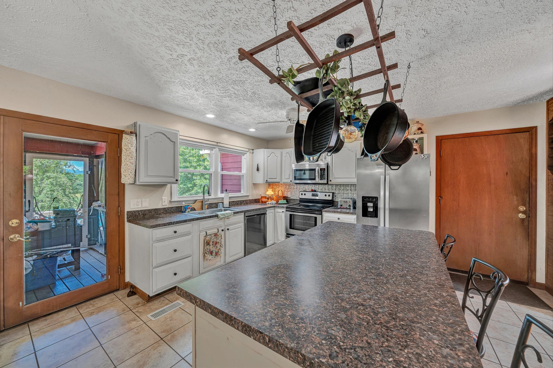 335 DAYTONA DR - Photo 17