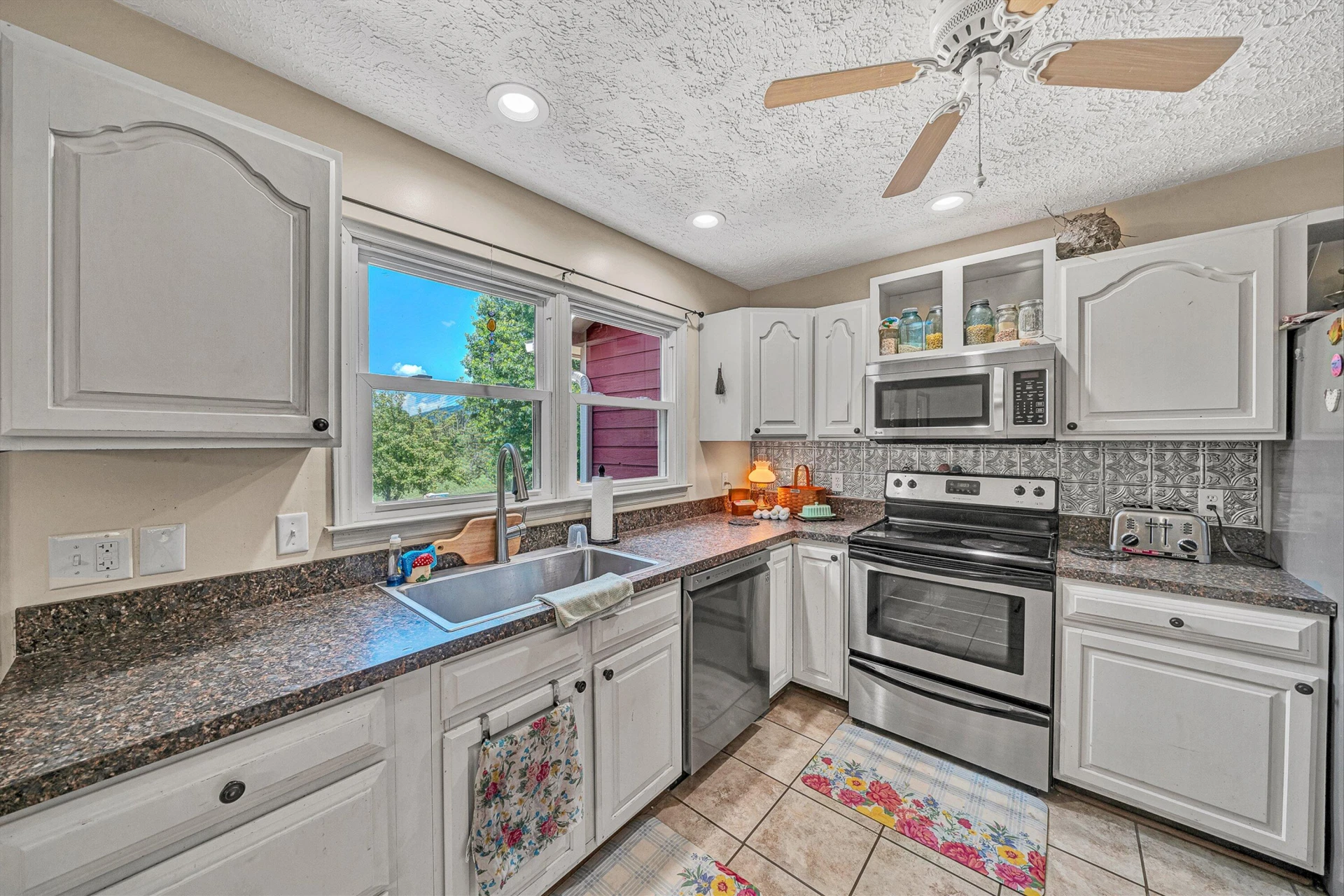 335 DAYTONA DR - Photo 15