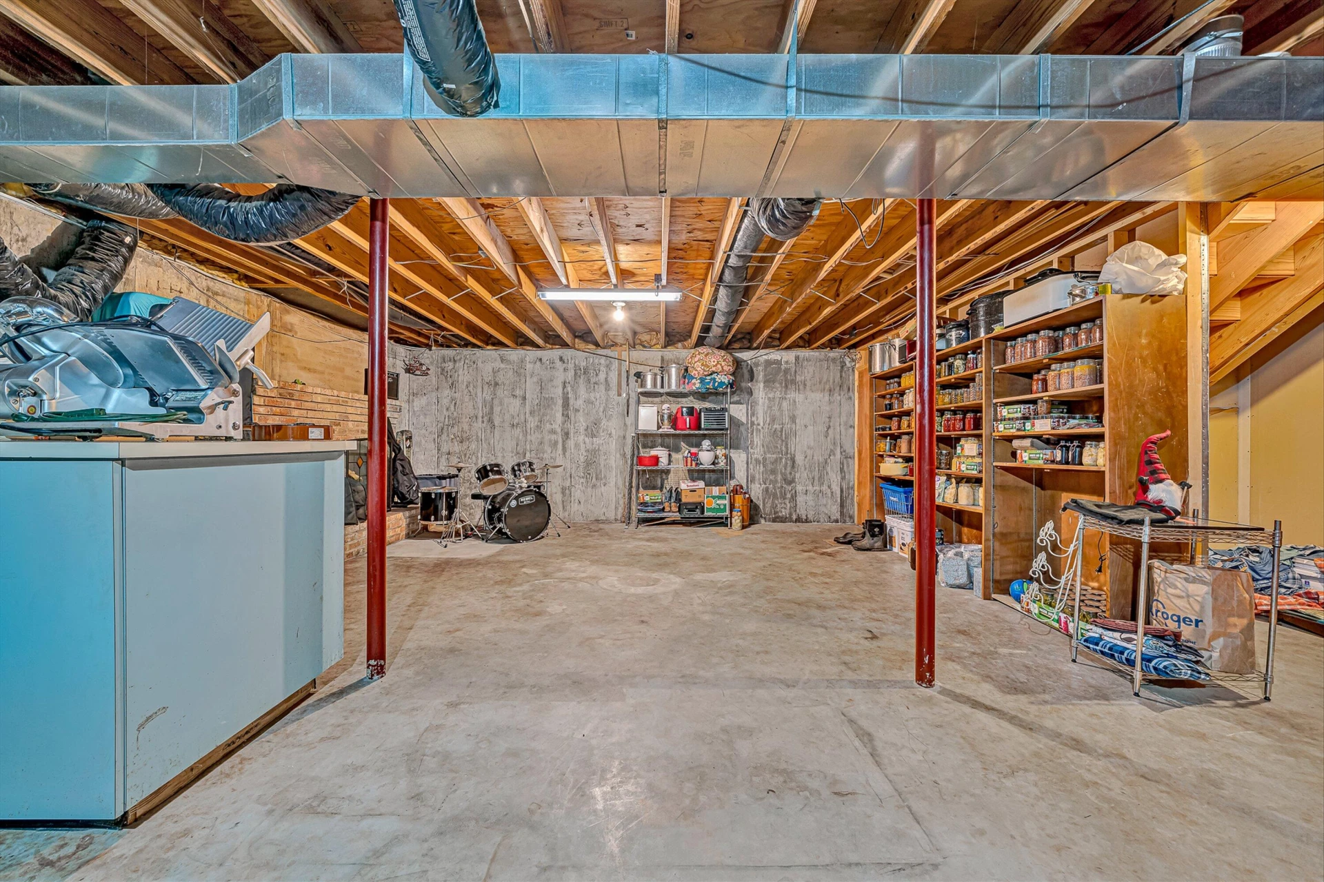 335 DAYTONA DR - Photo 37