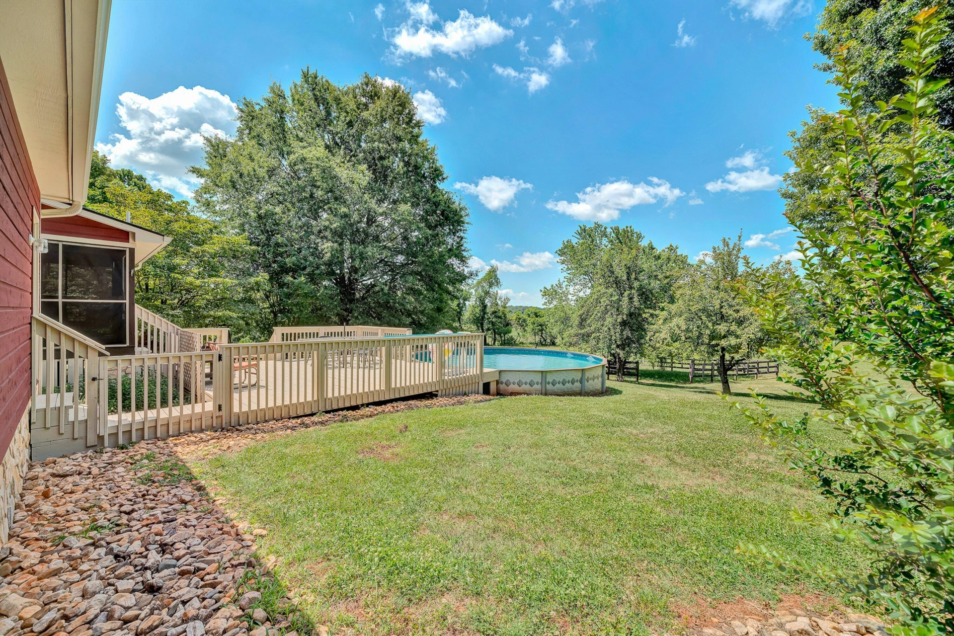 335 DAYTONA DR - Photo 38