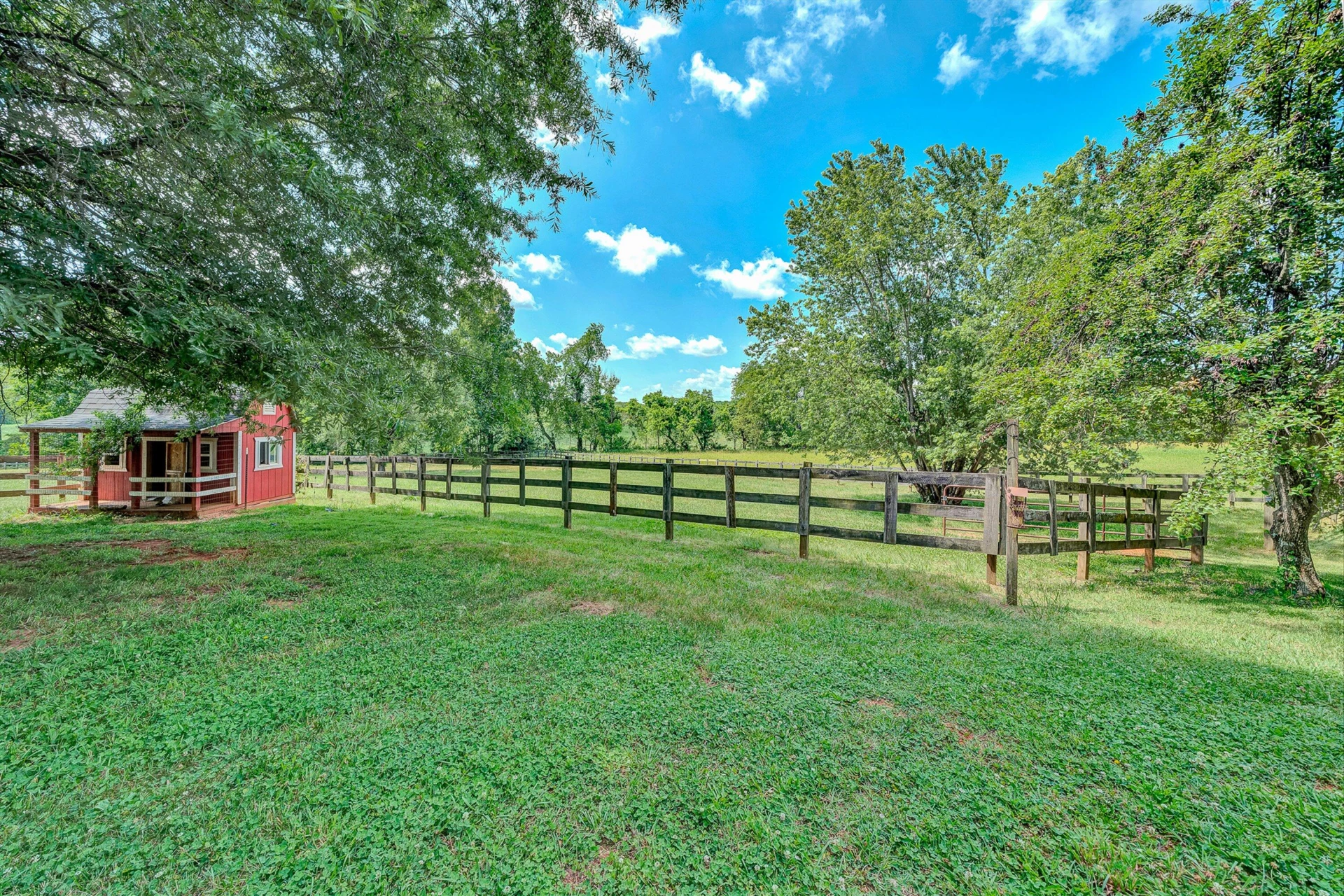 335 DAYTONA DR - Photo 40