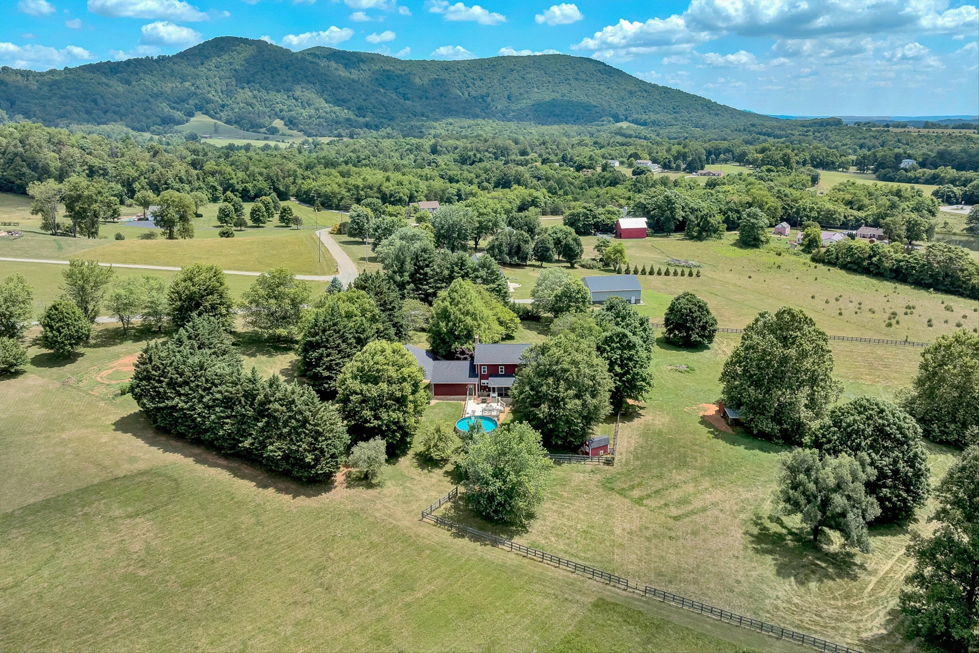 335 DAYTONA DR - Photo 2