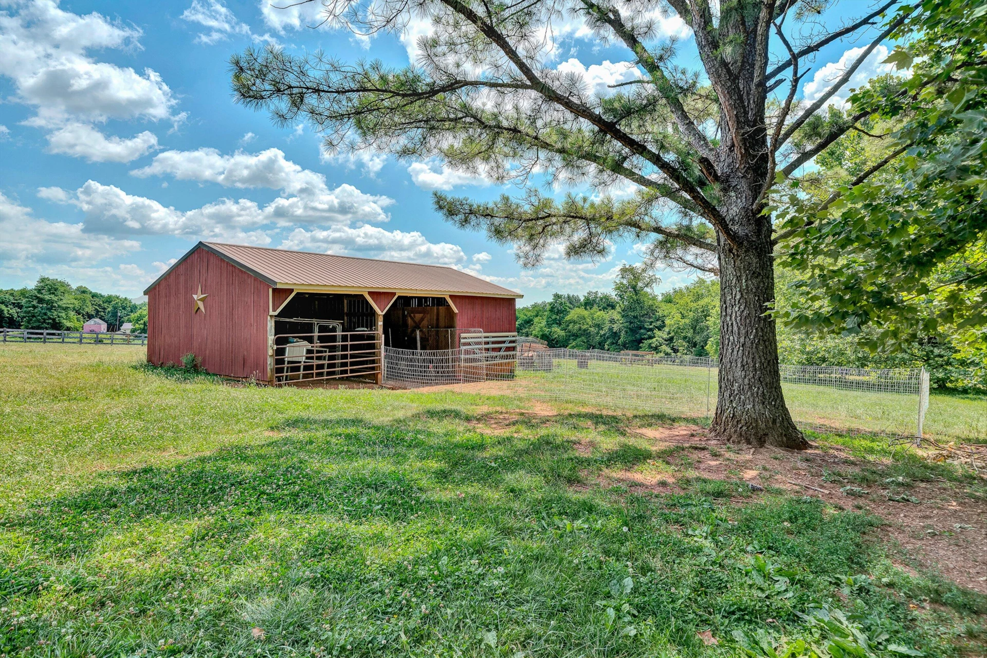 335 DAYTONA DR - Photo 3