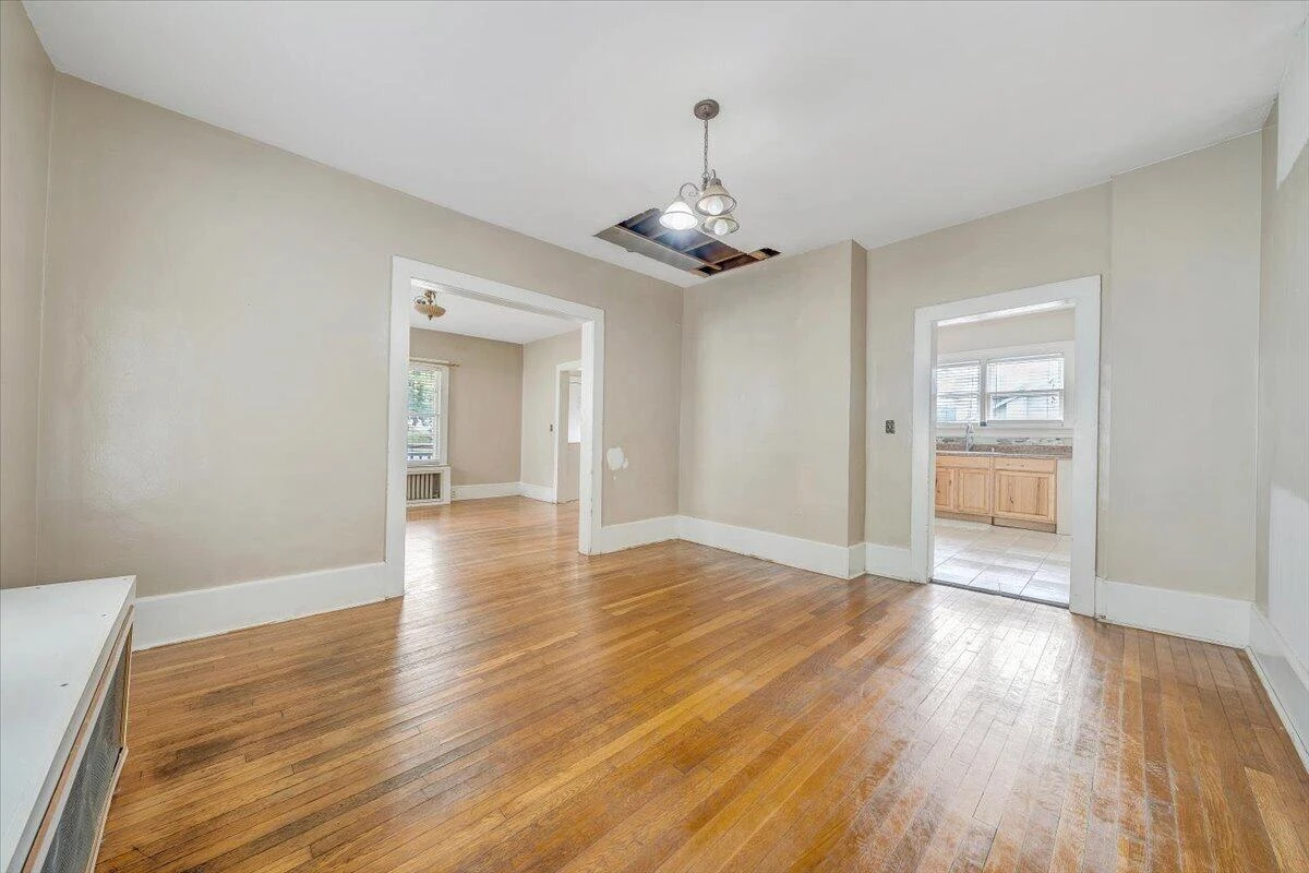 1002 Howbert AVE SW - Photo 10