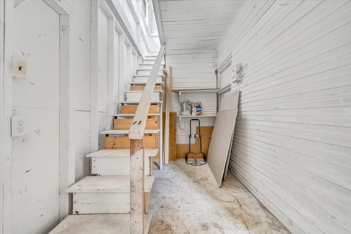 1002 Howbert AVE SW - Photo 23