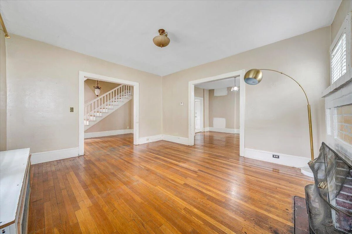 1002 Howbert AVE SW - Photo 7