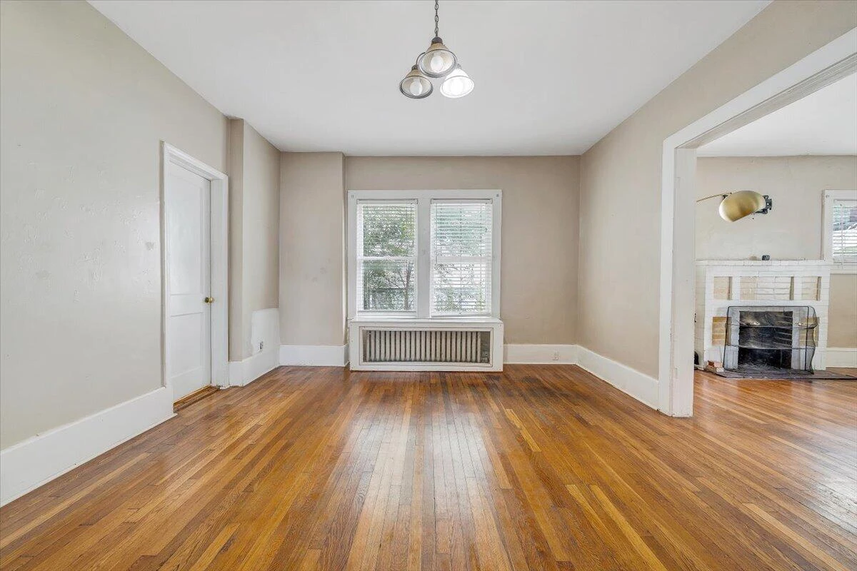 1002 Howbert AVE SW - Photo 8