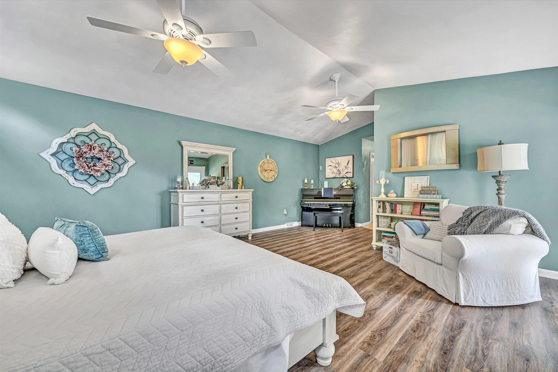 111 Barrington CT - Photo 28