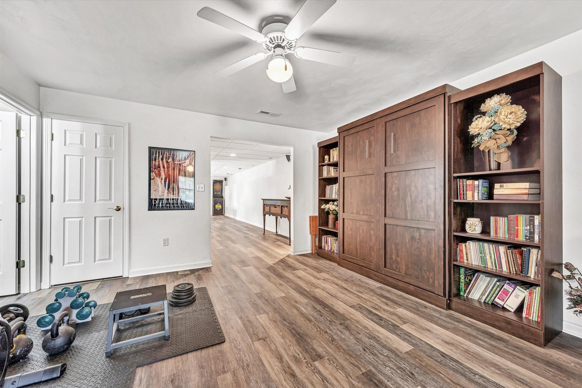 111 Barrington CT - Photo 36