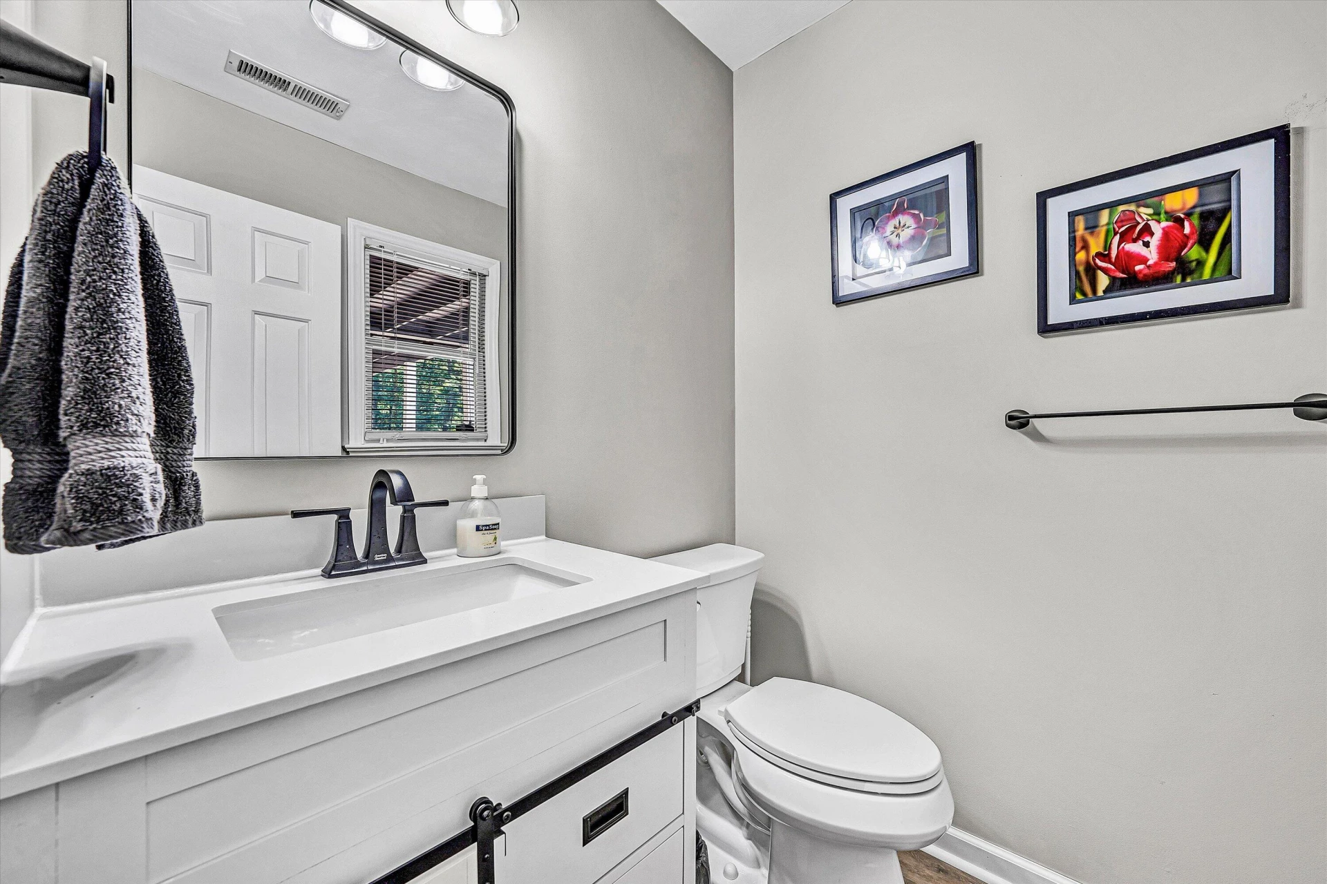111 Barrington CT - Photo 37