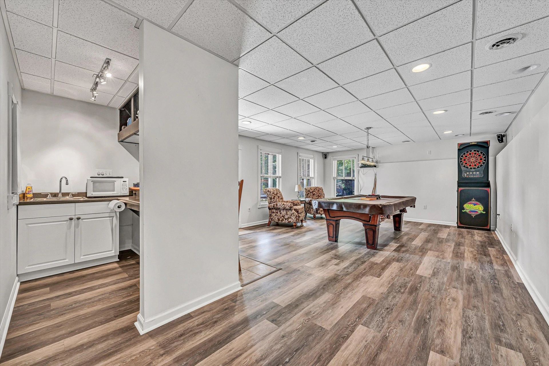 111 Barrington CT - Photo 38