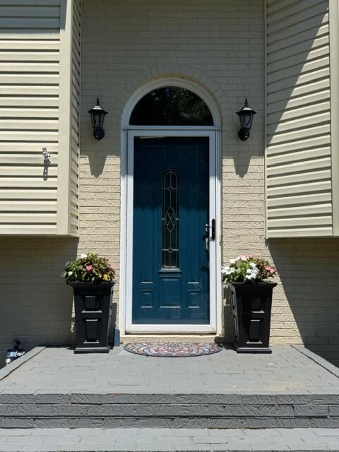 111 Barrington CT - Photo 4