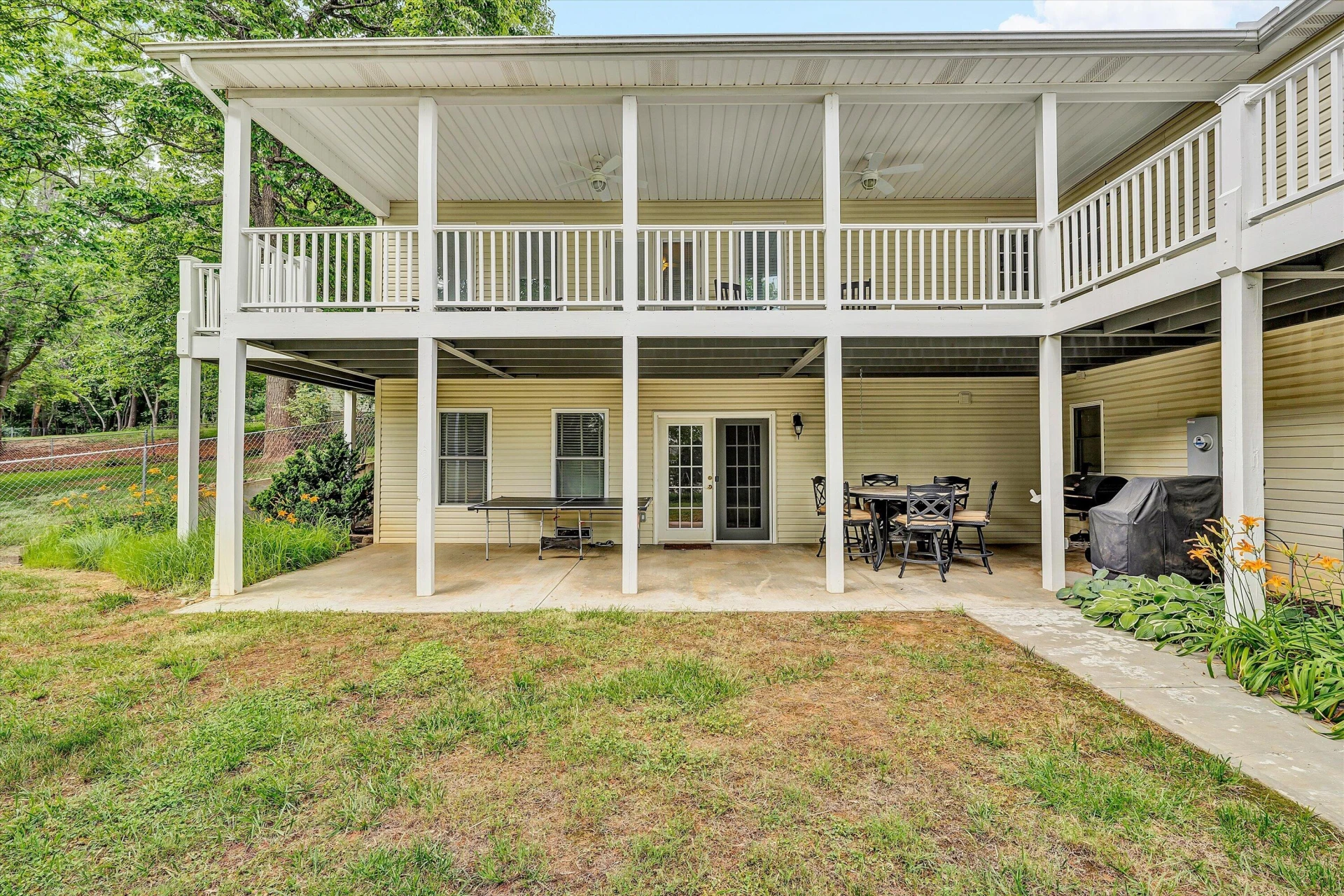 111 Barrington CT - Photo 50