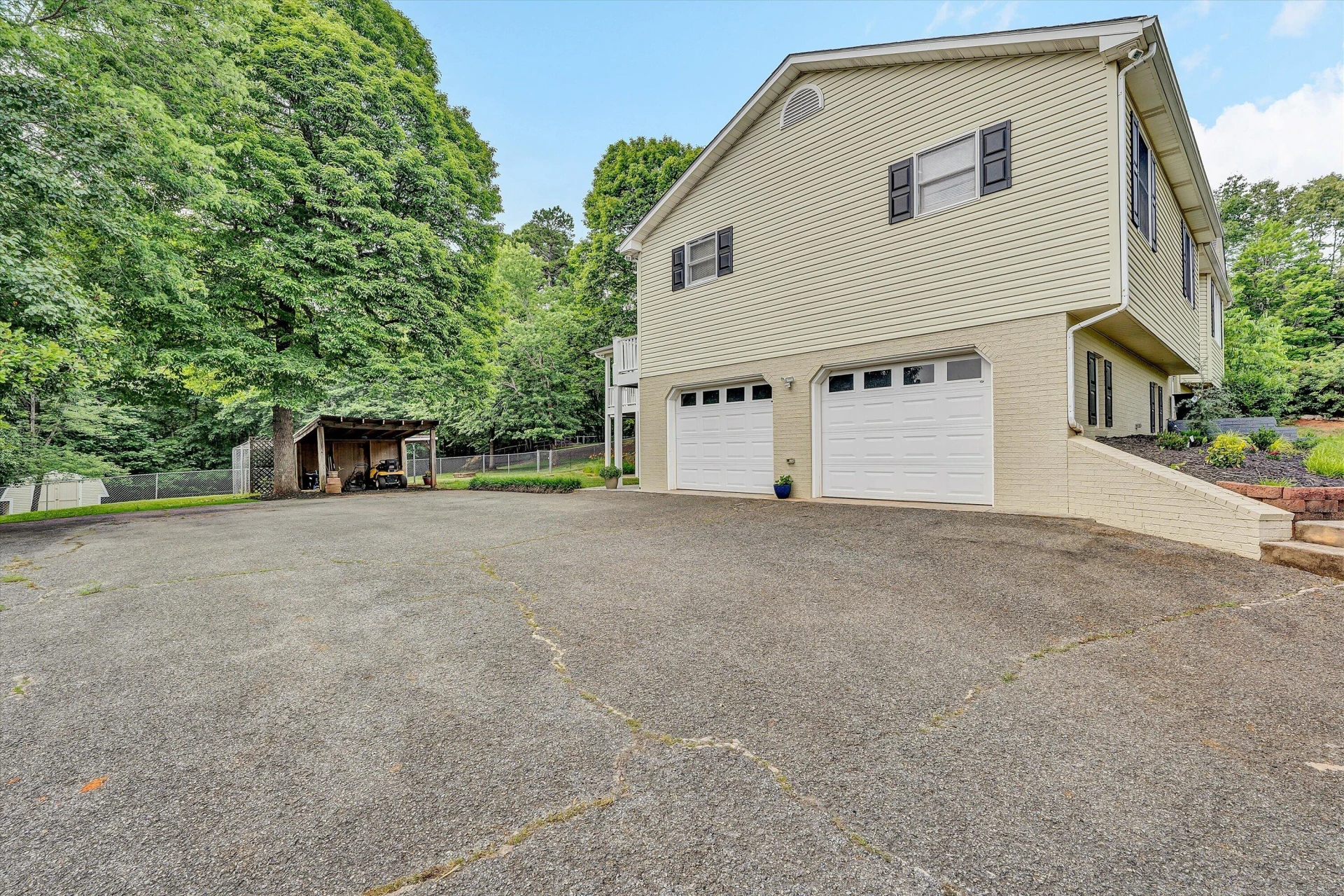 111 Barrington CT - Photo 51
