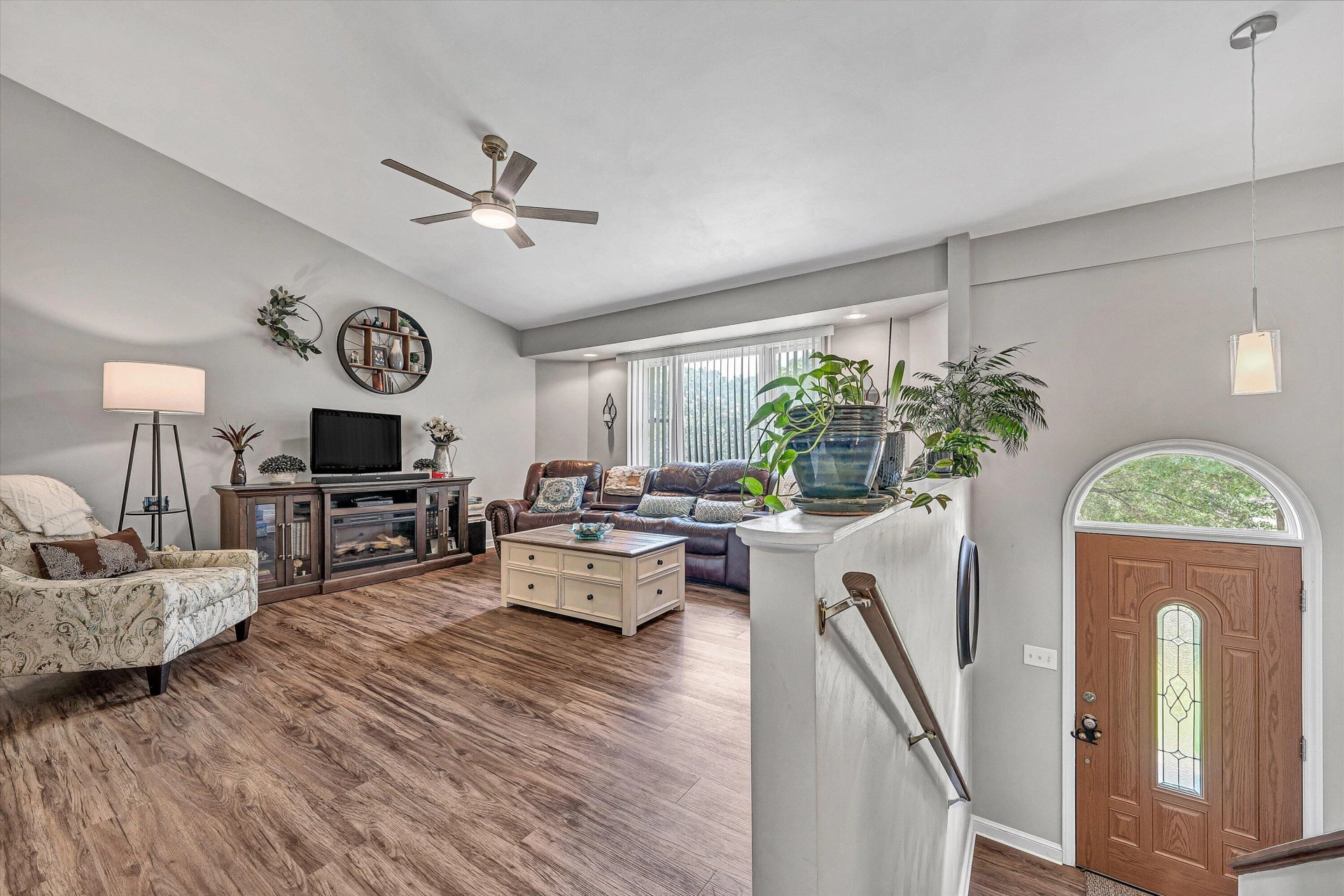 111 Barrington CT - Photo 6