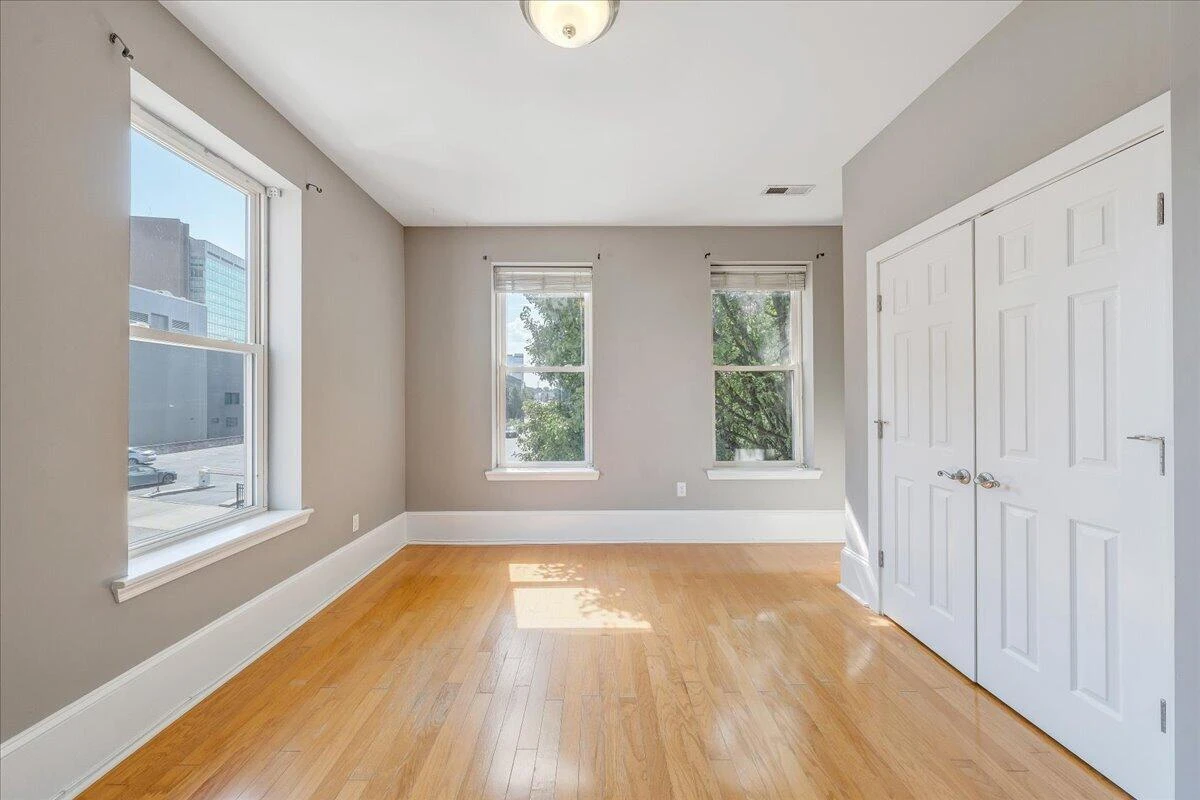 418 1st ST SW #4 - Photo 18