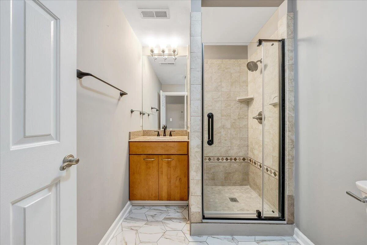 418 1st ST SW #4 - Photo 23