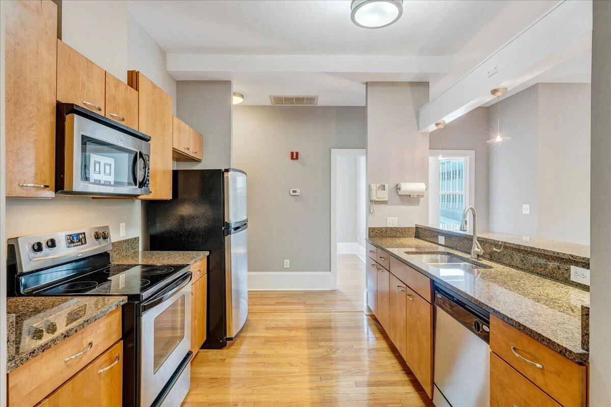 418 1st ST SW #4 - Photo 8