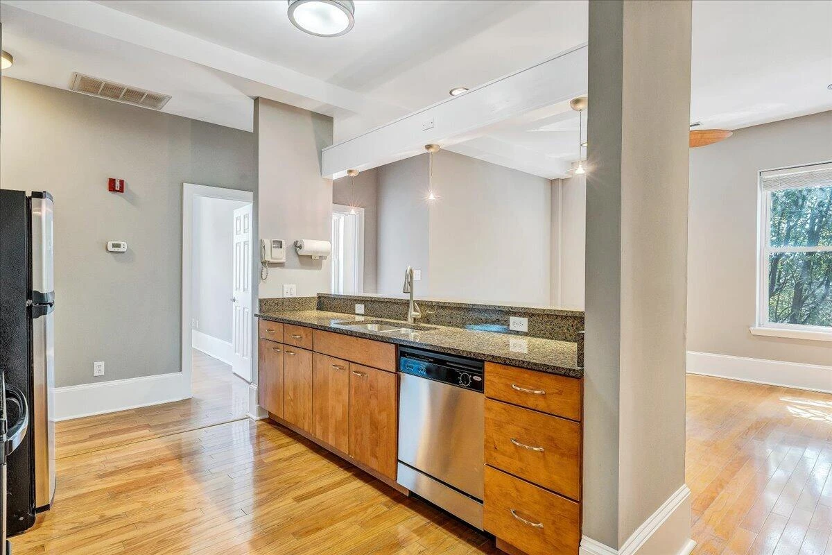 418 1st ST SW #4 - Photo 9