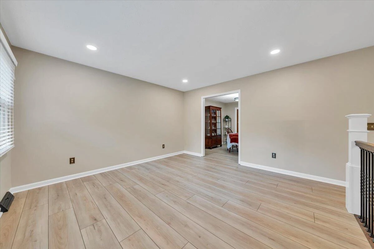 309 Woodbine DR - Photo 10