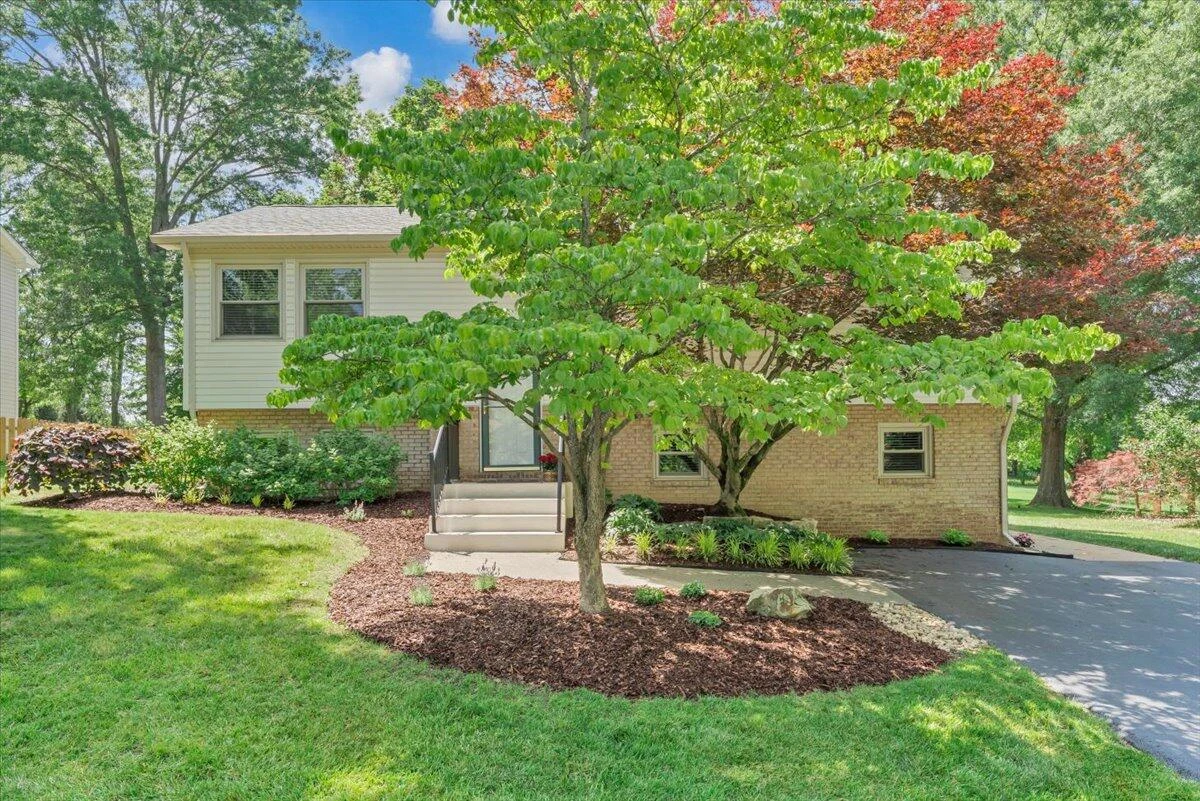 309 Woodbine DR - Photo 2